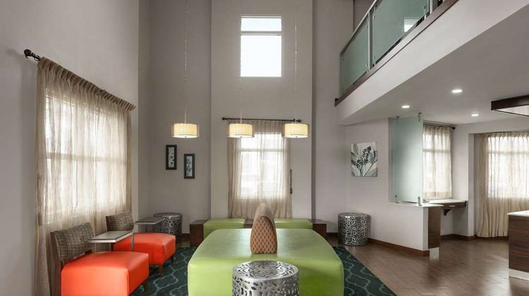 La Quinta Inn & Suites Daytona Beach Lobby