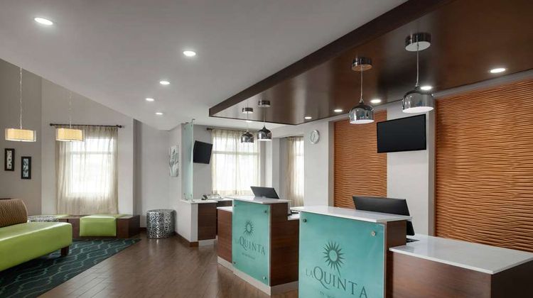 La Quinta Inn & Suites Daytona Beach Lobby