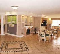 La Quinta Inn Kansas City Lenexa Lobby