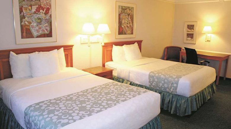 <b>La Quinta Inn Kansas City Lenexa Room</b>. Images powered by <a href="https://iceportal.shijigroup.com/" title="IcePortal" target="_blank">IcePortal</a>.