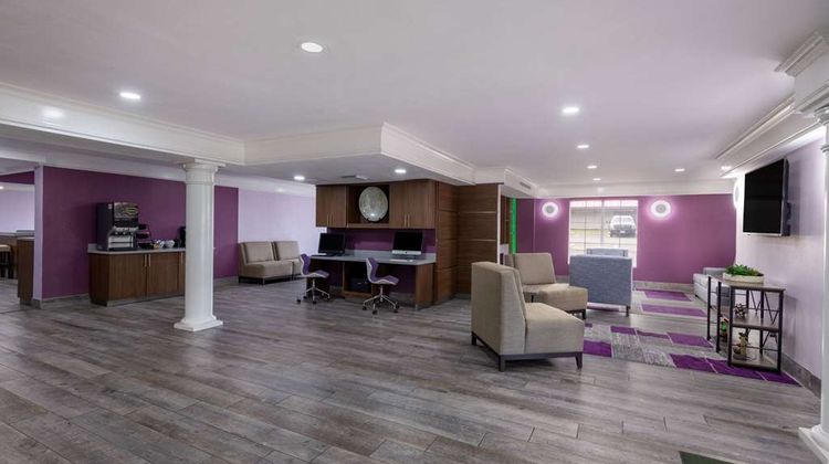 La Quinta Inn Kansas City Lenexa Lobby