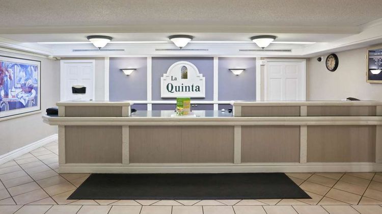 La Quinta Inn Omaha West Lobby