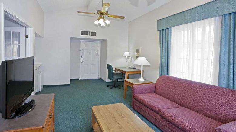 <b>La Quinta Inn Omaha West Suite</b>. Images powered by <a href="https://iceportal.shijigroup.com/" title="IcePortal" target="_blank">IcePortal</a>.