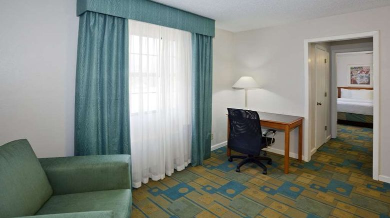 <b>La Quinta Inn Omaha West Suite</b>. Images powered by <a href="https://iceportal.shijigroup.com/" title="IcePortal" target="_blank">IcePortal</a>.