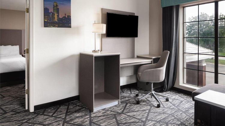 La Quinta Inn Omaha West Suite