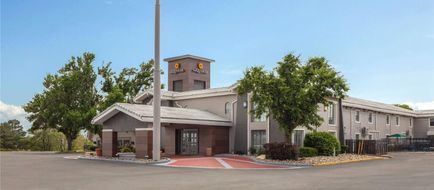 La Quinta Inn Omaha West Exterior