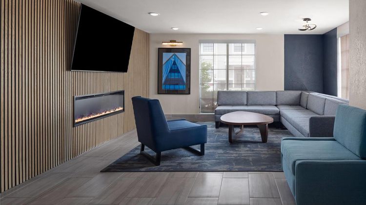 La Quinta Inn Omaha West Lobby