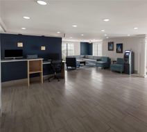 La Quinta Inn Omaha West Lobby