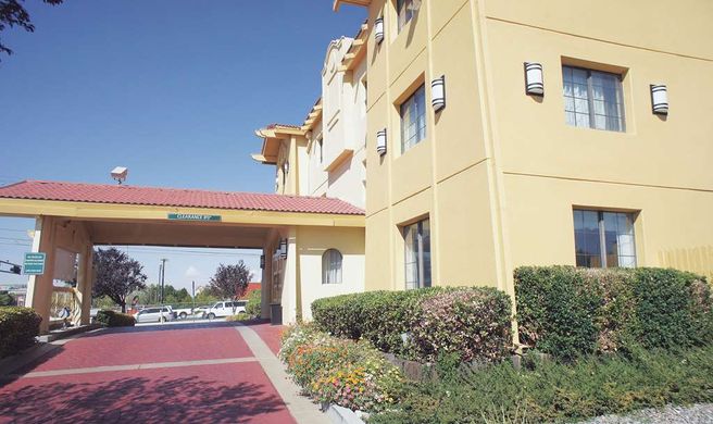 La Quinta Inn Albuquerque Airport Exterior
