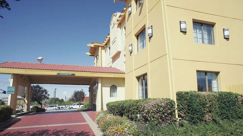 <b>La Quinta Inn Albuquerque Airport Exterior</b>. Images powered by <a href="https://iceportal.shijigroup.com/" title="IcePortal" target="_blank">IcePortal</a>.