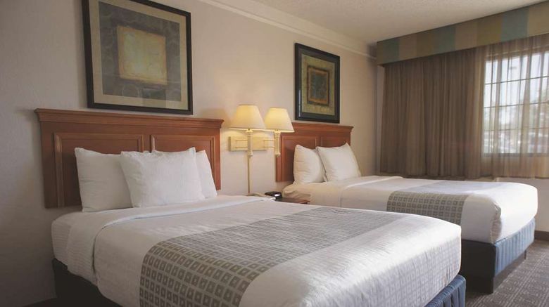 <b>La Quinta Inn Albuquerque Airport Room</b>. Images powered by <a href="https://iceportal.shijigroup.com/" title="IcePortal" target="_blank">IcePortal</a>.