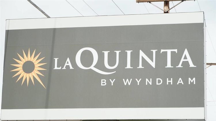 La Quinta Inn Albuquerque Airport Exterior