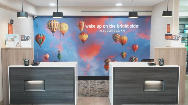 La Quinta Inn Albuquerque Airport Lobby