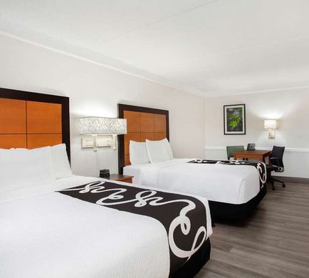 Baymont by Wyndham Fort Myers Central Room