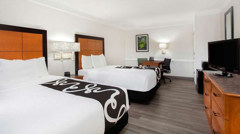<b>Baymont by Wyndham Fort Myers Central Room</b>. Images powered by <a href="https://iceportal.shijigroup.com/" title="IcePortal" target="_blank">IcePortal</a>.