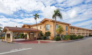 Baymont by Wyndham Fort Myers Central