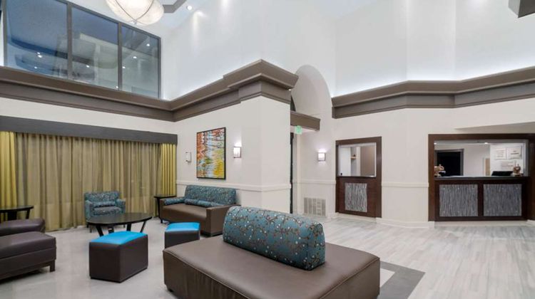 Wingate by Wyndham Memphis Lobby