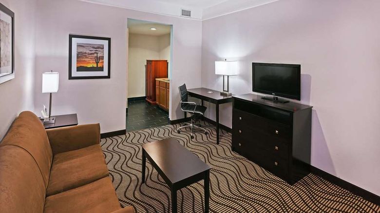 <b>La Quinta Inn & Suites Pasadena Suite</b>. Images powered by <a href="https://iceportal.shijigroup.com/" title="IcePortal" target="_blank">IcePortal</a>.