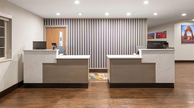 La Quinta Inn & Suites Moab Lobby