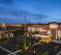 La Quinta Inn & Suites Paso Robles Exterior