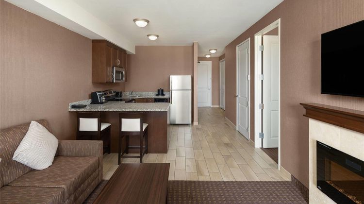 La Quinta Inn & Suites Paso Robles Suite