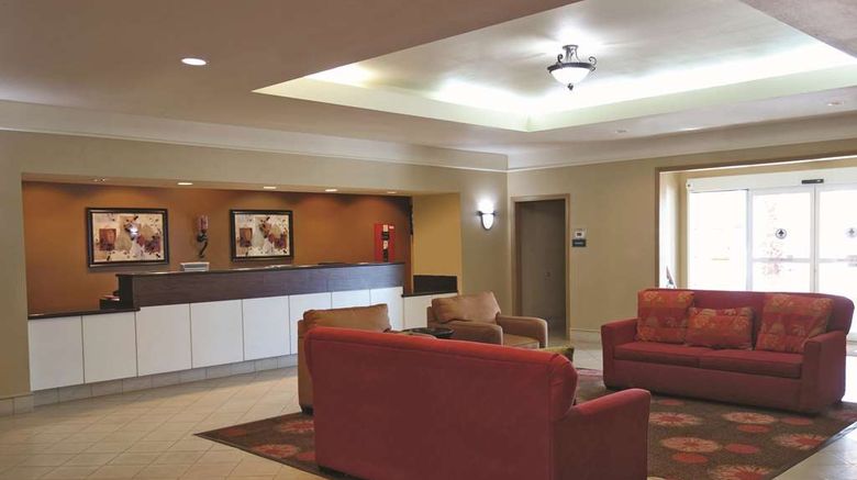 <b>La Quinta Inn & Suites Seguin Lobby</b>. Images powered by <a href="https://iceportal.shijigroup.com/" title="IcePortal" target="_blank">IcePortal</a>.