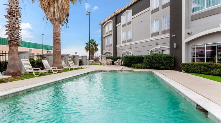 La Quinta Inn & Suites Seguin Pool