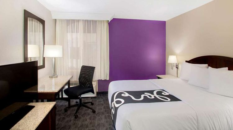 La Quinta Inn & Suites Springfield South Suite