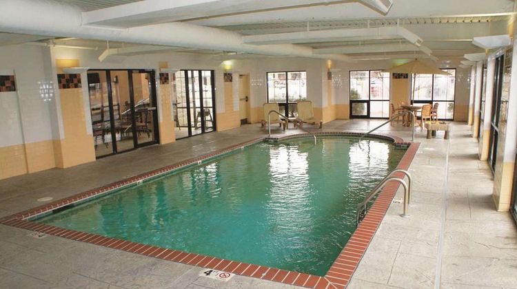 La Quinta Inn & Suites Springfield South Pool