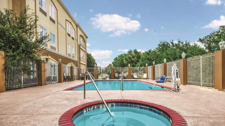 <b>La Quinta Inn & Suites Stephenville Pool</b>. Images powered by <a href="https://iceportal.shijigroup.com/" title="IcePortal" target="_blank">IcePortal</a>.
