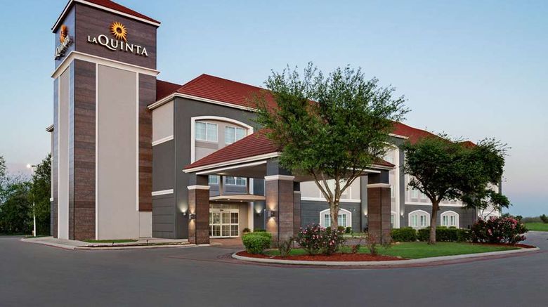 <b>La Quinta Inn & Suites Stephenville Exterior</b>. Images powered by <a href="https://iceportal.shijigroup.com/" title="IcePortal" target="_blank">IcePortal</a>.