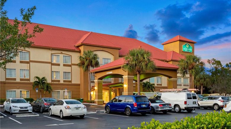 <b>La Quinta Inn & Suites-Fort Myers Arpt Exterior</b>. Images powered by <a href="https://iceportal.shijigroup.com/" title="IcePortal" target="_blank">IcePortal</a>.