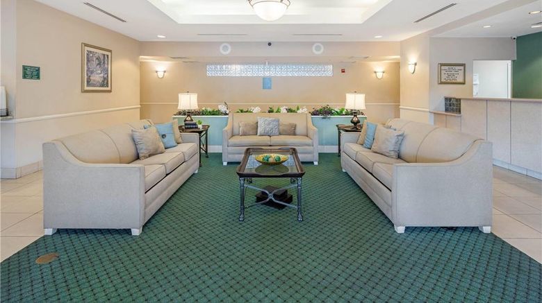 <b>La Quinta Inn & Suites-Fort Myers Arpt Lobby</b>. Images powered by <a href="https://iceportal.shijigroup.com/" title="IcePortal" target="_blank">IcePortal</a>.