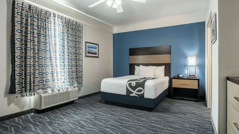 <b>La Quinta Inn & Suites I-10 West Suite</b>. Images powered by <a href="https://iceportal.shijigroup.com/" title="IcePortal" target="_blank">IcePortal</a>.