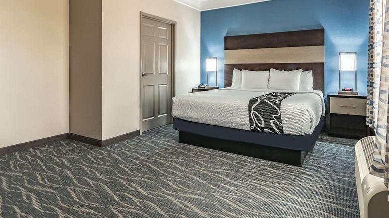 <b>La Quinta Inn & Suites I-10 West Room</b>. Images powered by <a href="https://iceportal.shijigroup.com/" title="IcePortal" target="_blank">IcePortal</a>.