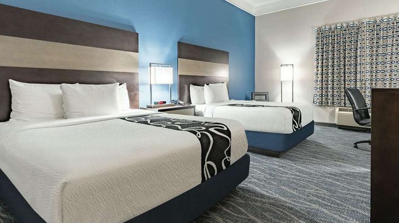 <b>La Quinta Inn & Suites I-10 West Room</b>. Images powered by <a href="https://iceportal.shijigroup.com/" title="IcePortal" target="_blank">IcePortal</a>.