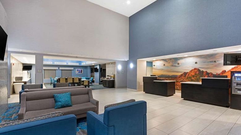 <b>La Quinta Inn & Suites I-10 West Lobby</b>. Images powered by <a href="https://iceportal.shijigroup.com/" title="IcePortal" target="_blank">IcePortal</a>.