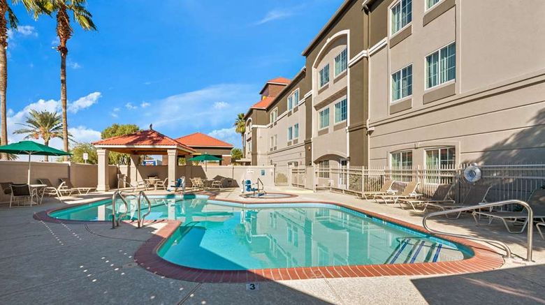 <b>La Quinta Inn & Suites I-10 West Pool</b>. Images powered by <a href="https://iceportal.shijigroup.com/" title="IcePortal" target="_blank">IcePortal</a>.