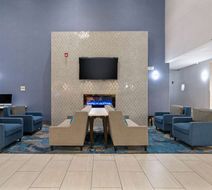 La Quinta Inn & Suites I-10 West Lobby