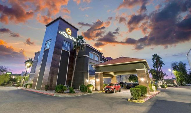 La Quinta Inn & Suites I-10 West Exterior