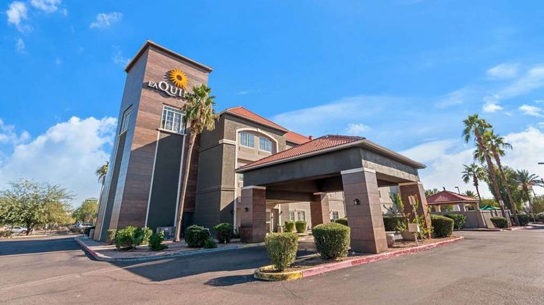 <b>La Quinta Inn & Suites I-10 West Exterior</b>. Images powered by <a href="https://iceportal.shijigroup.com/" title="IcePortal" target="_blank">IcePortal</a>.