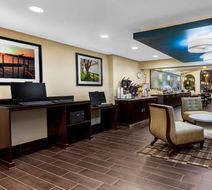 La Quinta Inn & Suites Sandusky/Cedar Pt Lobby