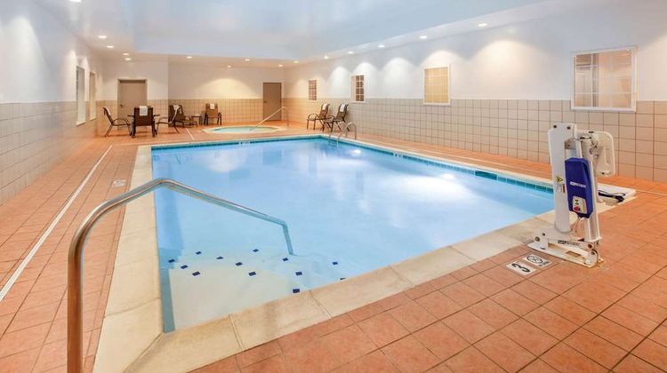 La Quinta Inn & Suites Cincinnati Arpt Pool