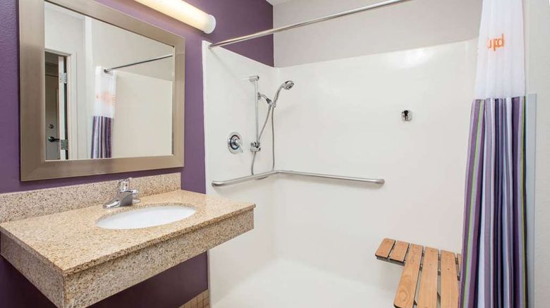 <b>La Quinta Inn & Suites Cincinnati Arpt Room</b>. Images powered by <a href="https://iceportal.shijigroup.com/" title="IcePortal" target="_blank">IcePortal</a>.