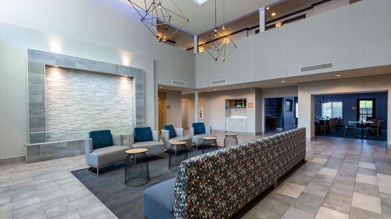 <b>La Quinta Inn & Suites LAS South Lobby</b>. Images powered by <a href="https://iceportal.shijigroup.com/" title="IcePortal" target="_blank">IcePortal</a>.