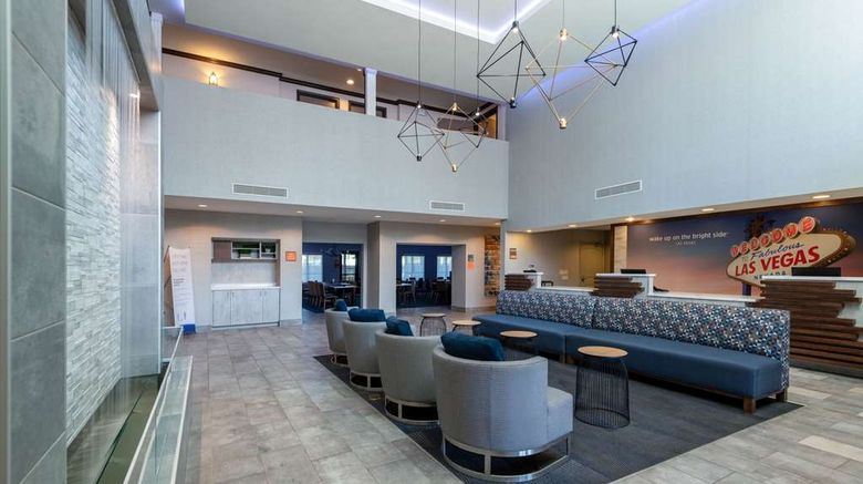 <b>La Quinta Inn & Suites LAS South Lobby</b>. Images powered by <a href="https://iceportal.shijigroup.com/" title="IcePortal" target="_blank">IcePortal</a>.