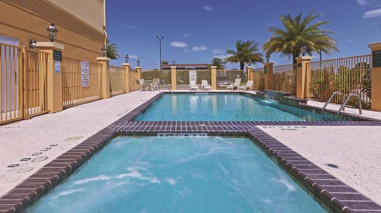 La Quinta Inn & Suites Port Arthur Pool