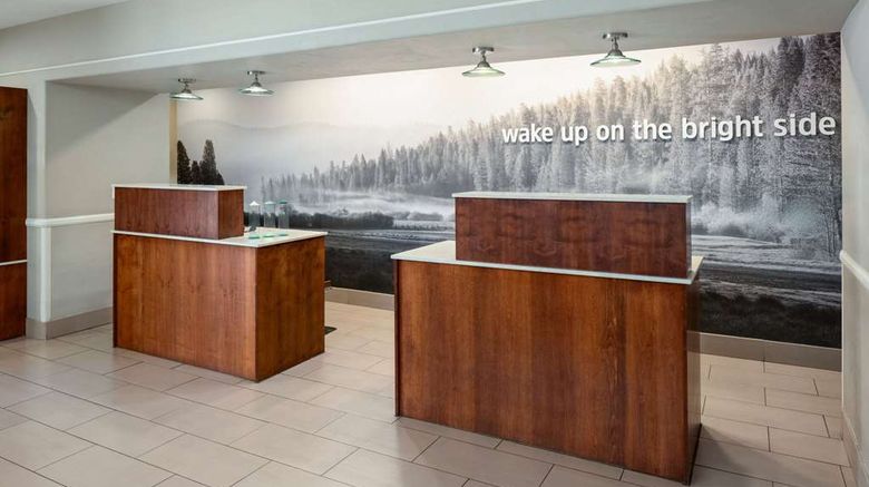 <b>La Quinta Inn & Suites Bakersfield North Lobby</b>. Images powered by <a href="https://iceportal.shijigroup.com/" title="IcePortal" target="_blank">IcePortal</a>.