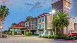<b>La Quinta Inn & Suites Winnie Exterior</b>. Images powered by <a href="https://iceportal.shijigroup.com/" title="IcePortal" target="_blank">IcePortal</a>.