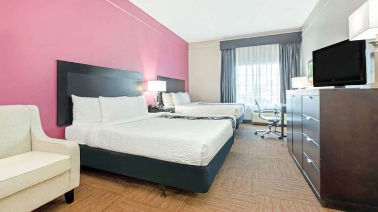 La Quinta Inn & Suites Winnie Suite